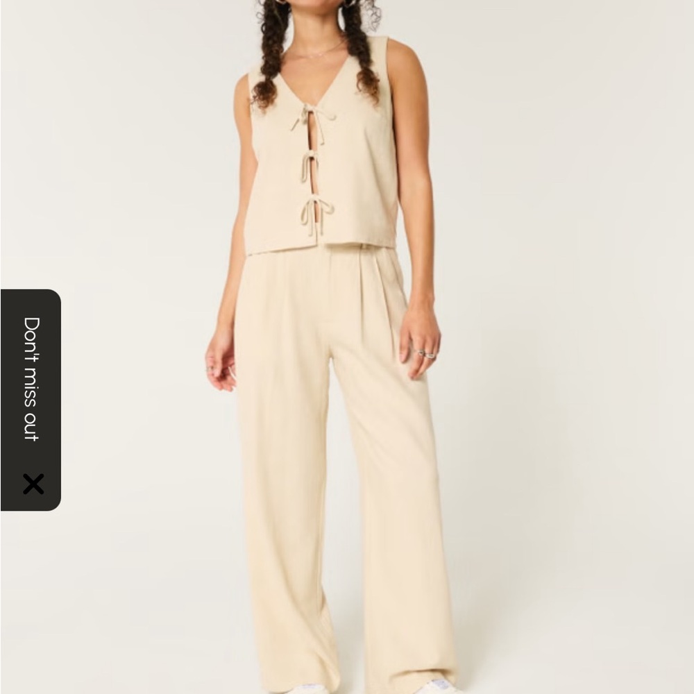 Hollister Livvy Ultra High-Rise Linen-Blend Wide-Leg Pants